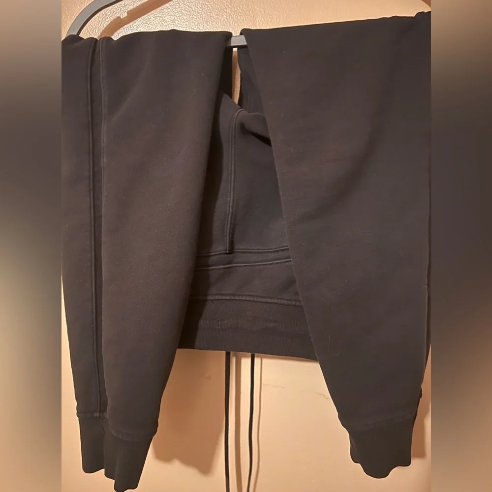lululemon sweatpants/ joggers size 6